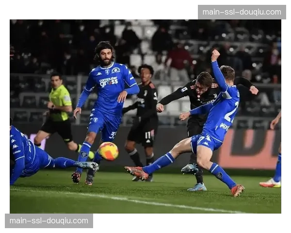 国际米兰客场2-0莱切取联赛七连胜，积分榜领先优势持续扩大