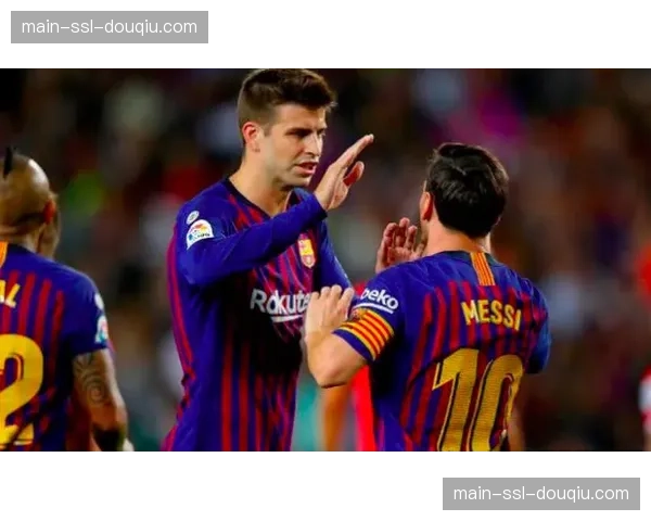 “全场战报：亚特兰大3-2险胜萨索洛，双方上演进球大战”