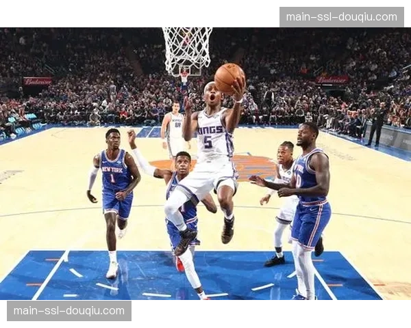 国王121-115险胜快船，福克斯末节砍下18分主导逆转