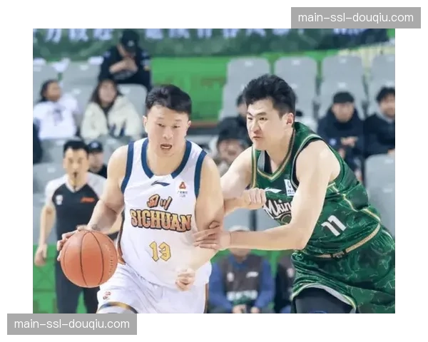 南京天之蓝队球员马鑫鑫、赵柏清及领队陈嘉凯受到CBA公司处罚